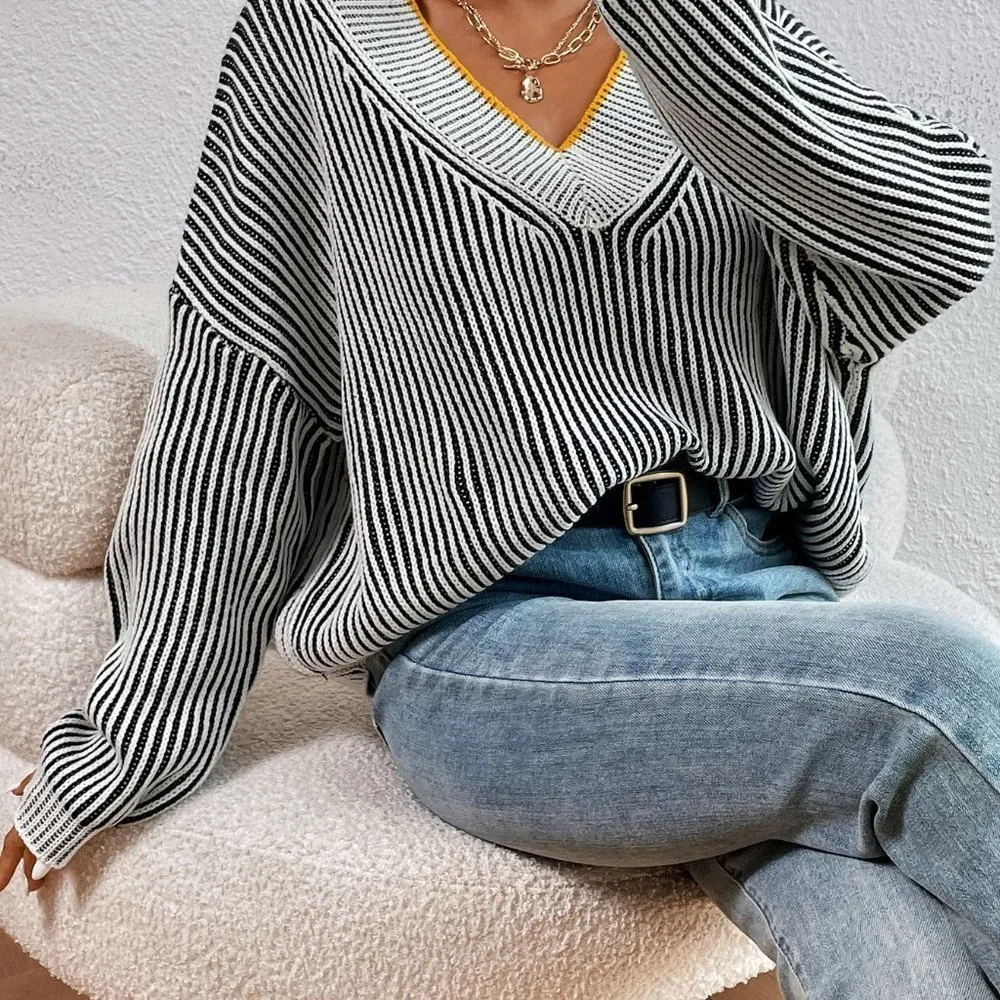 Black & White Casual Womens Vertical Stripe Pattern Drop Shoulder Sweater - Picture 3 of 5